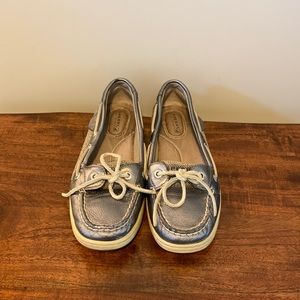 Sperry Top Sider Boat Silver sparkle in size 7